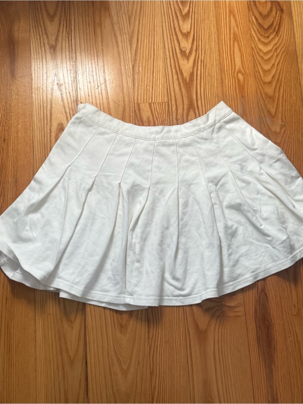Urban outfits white tennis skirt